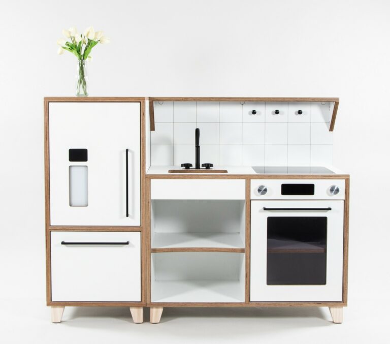 Kitchenette-White-with-White-top-and-fridge.jpg
